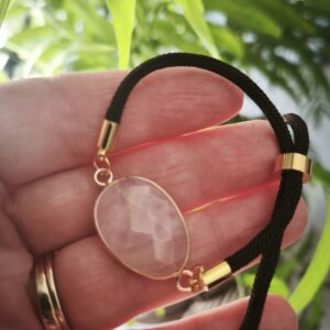 quartz rose / bracelet cordon reglable
