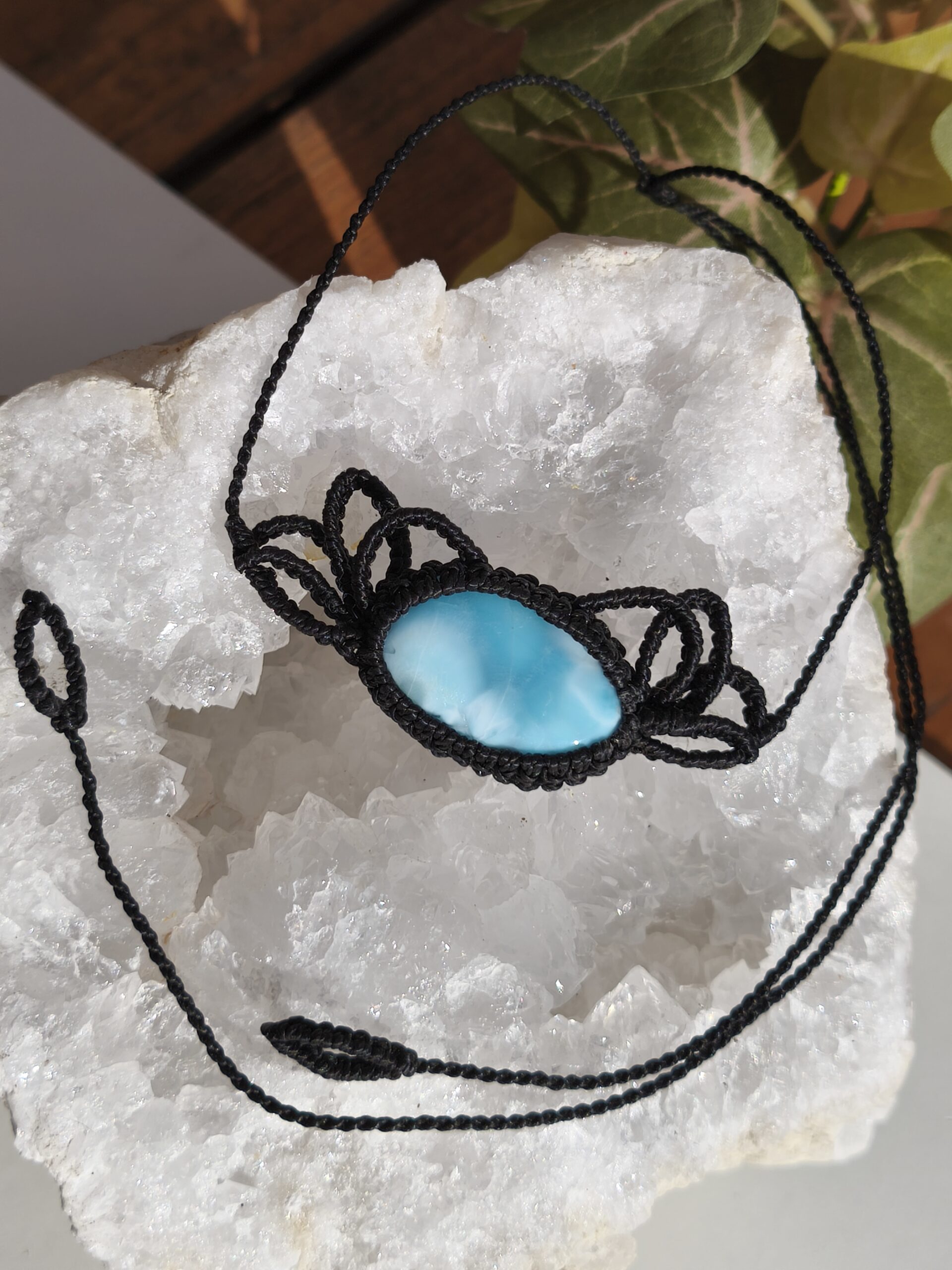 larimar pendentif et macrame