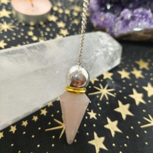 quartz rose pendule exagonal et sphere metal