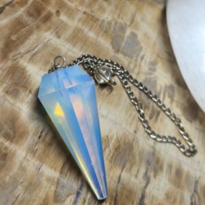 opaline pendule hexagonal