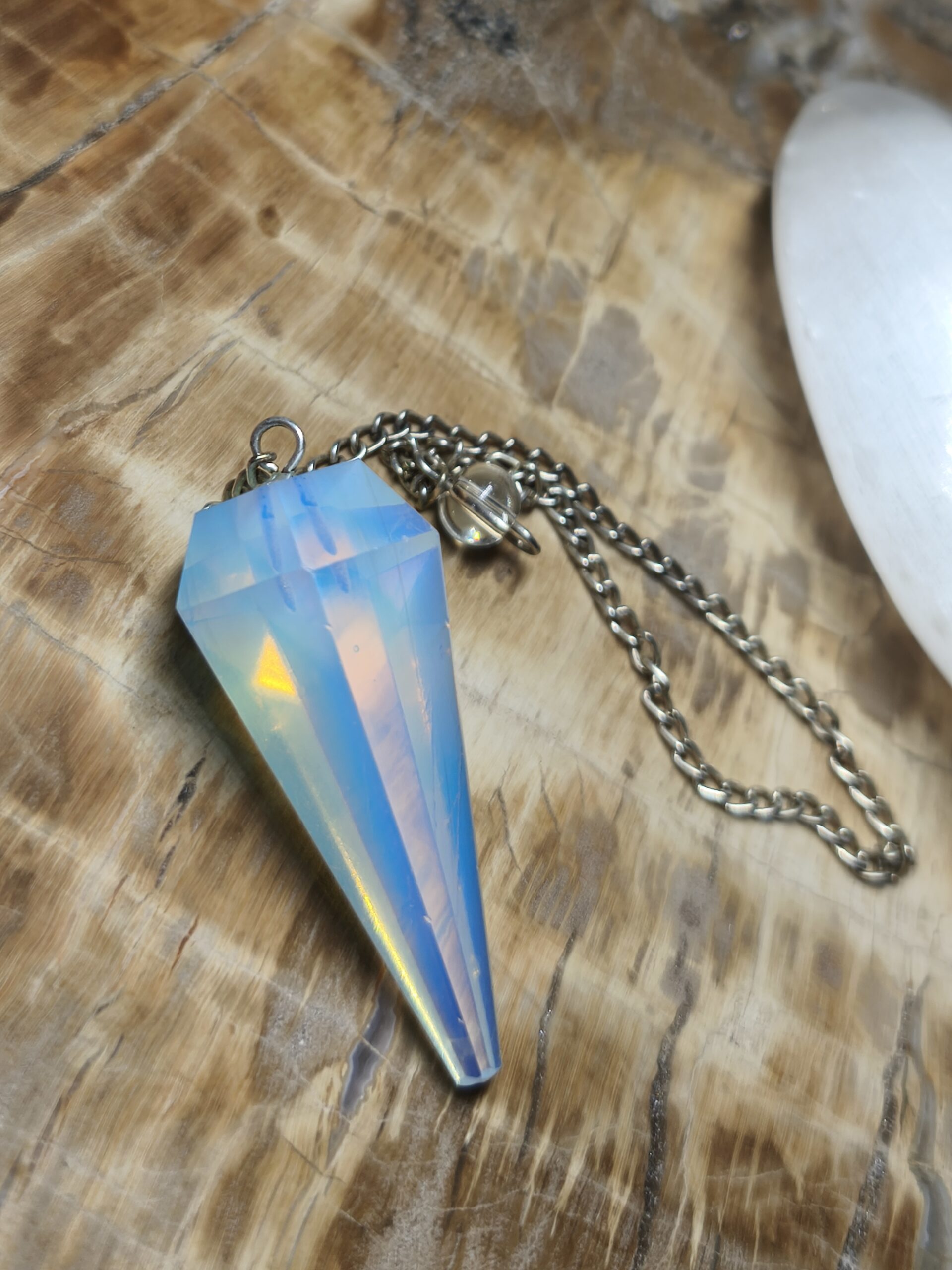 opaline pendule hexagonal