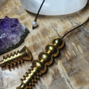 pendule egyptien doré