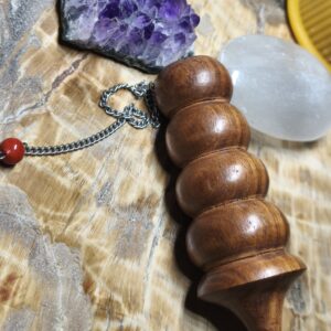 gros pendule en bois