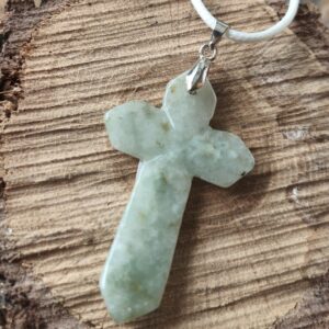 jade pendentif croix