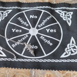 tapis pour pendule "noeuds de sorcière"