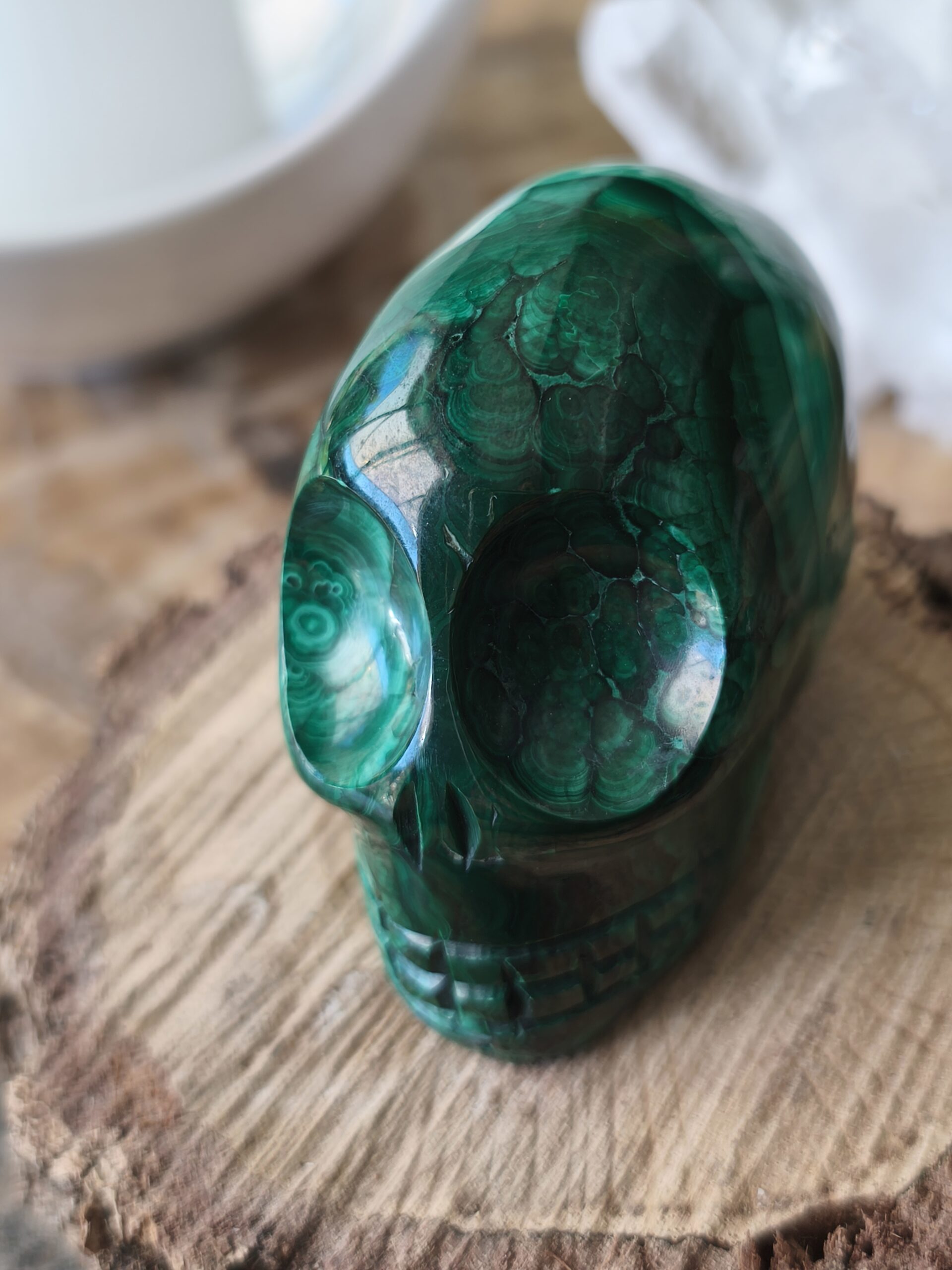 malachite figurine crane