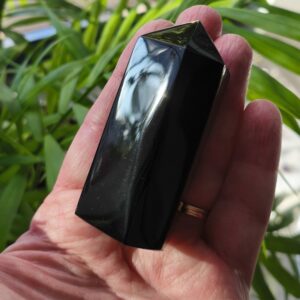obsidienne pointe dorée