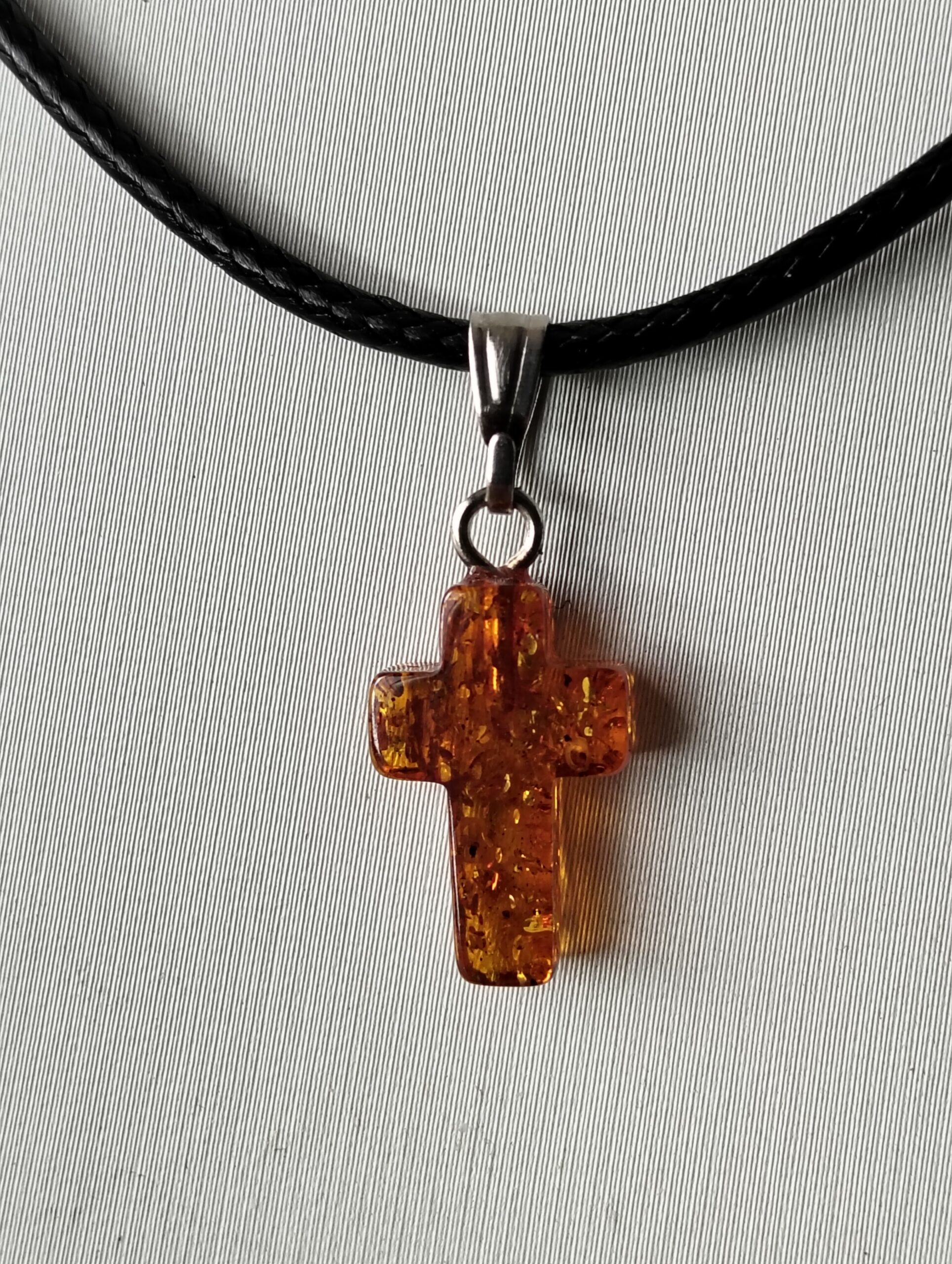 ambre pendentif petite croix – Image 3