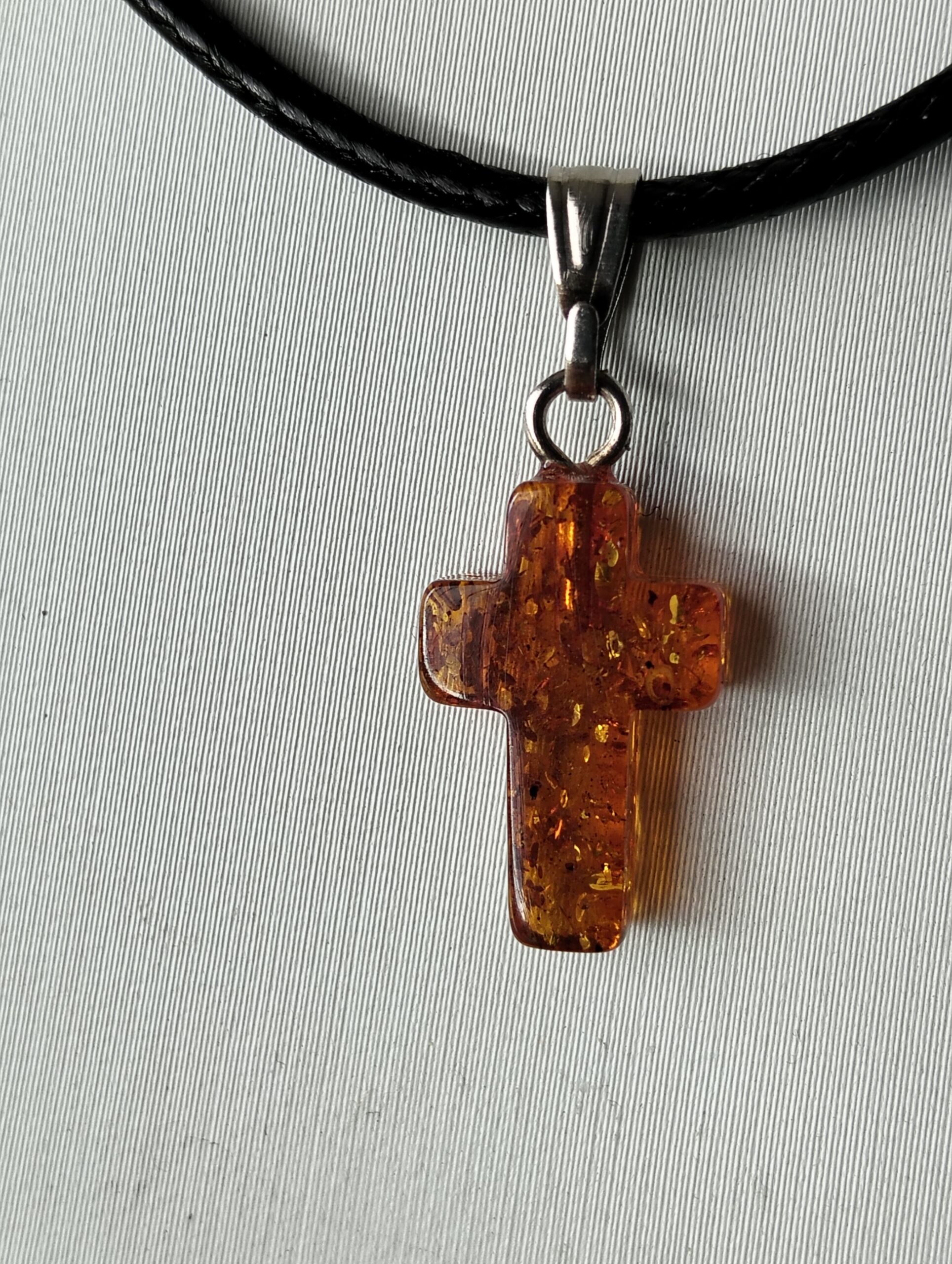 ambre pendentif petite croix