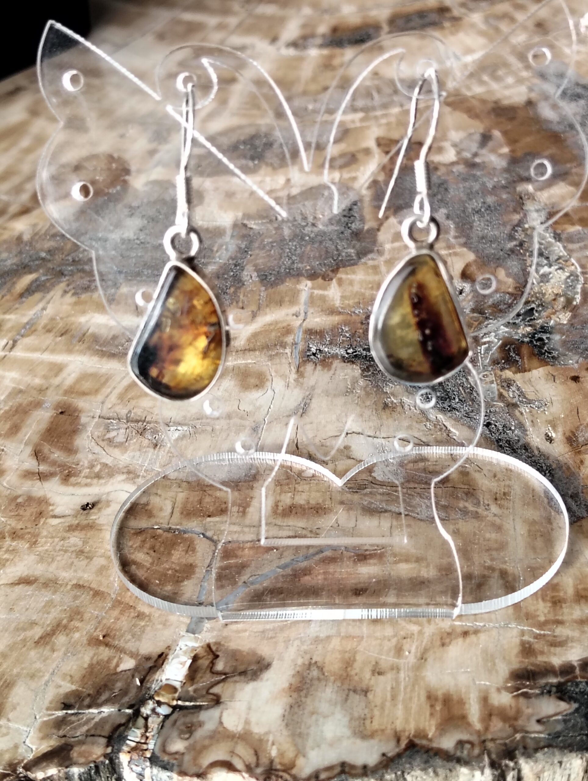 ambre boucles d'oreilles forme libre – Image 3