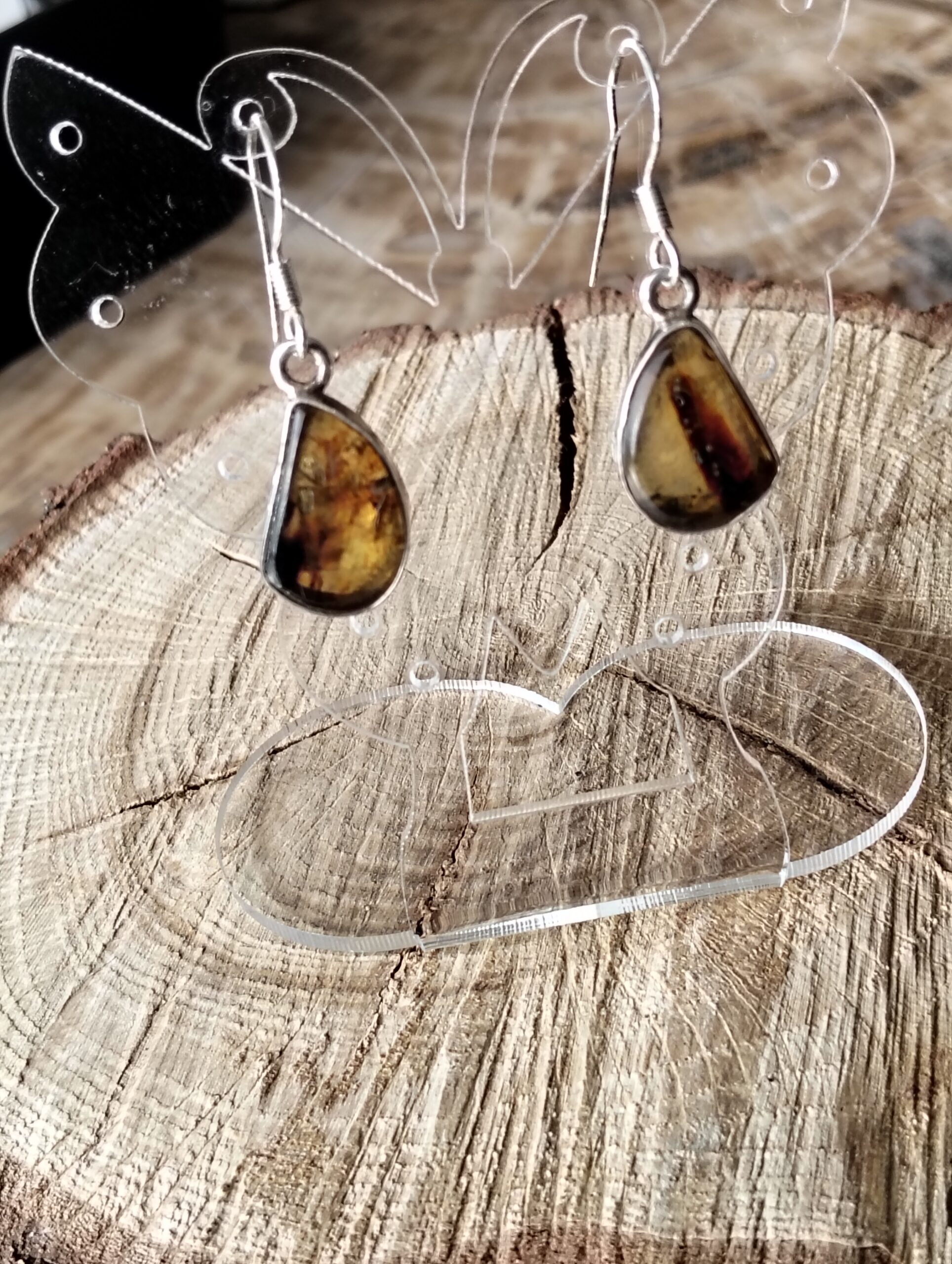 ambre boucles d'oreilles forme libre – Image 4