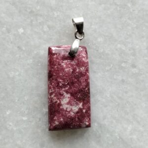 Thulite pendentif forme rectangle