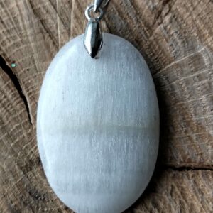 Aragonite pendentif ovale