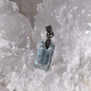 aigue-marine pendentif facetté