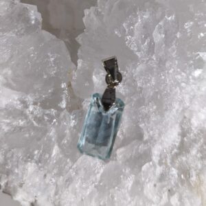 aigue-marine pendentif facetté