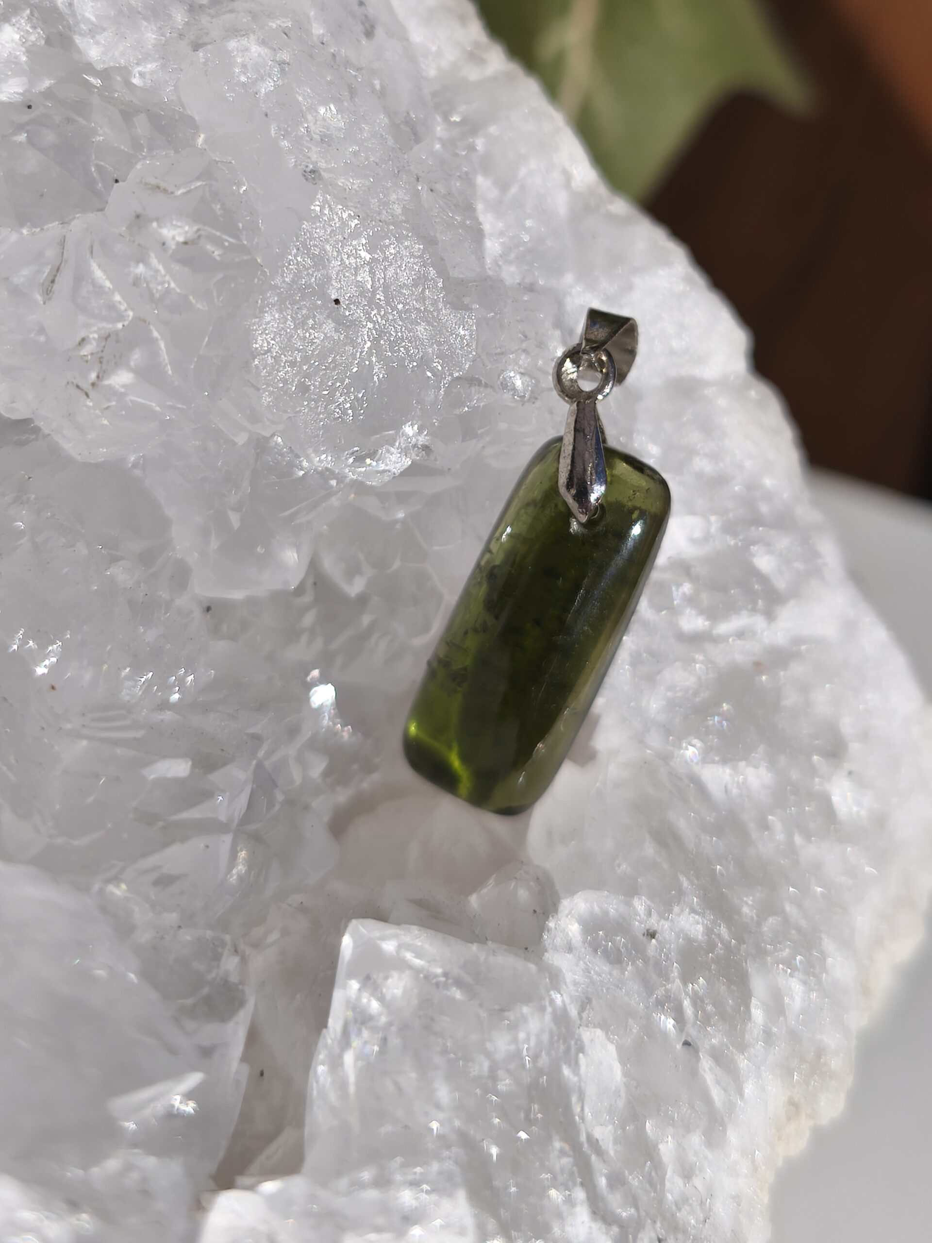 kornérupine pendentif