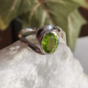 Péridot bague taille 57