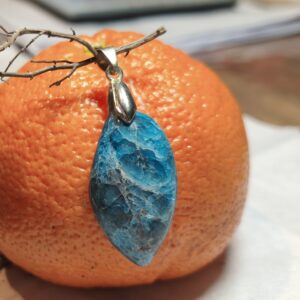 apatite pendentif forme libre