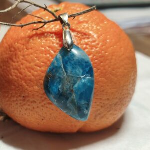 apatite pendentif forme libre