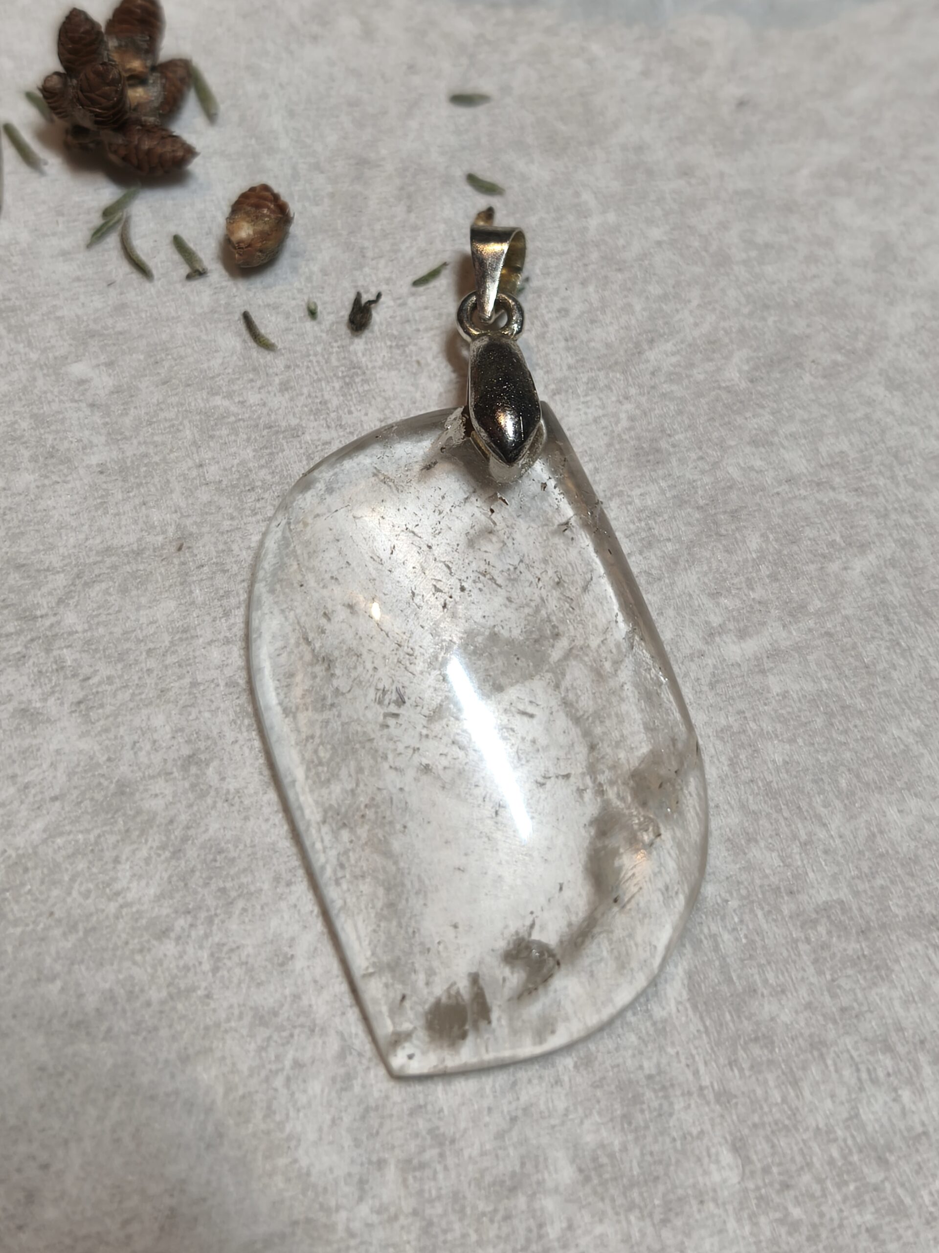 cristal de roche pendentif forme libre