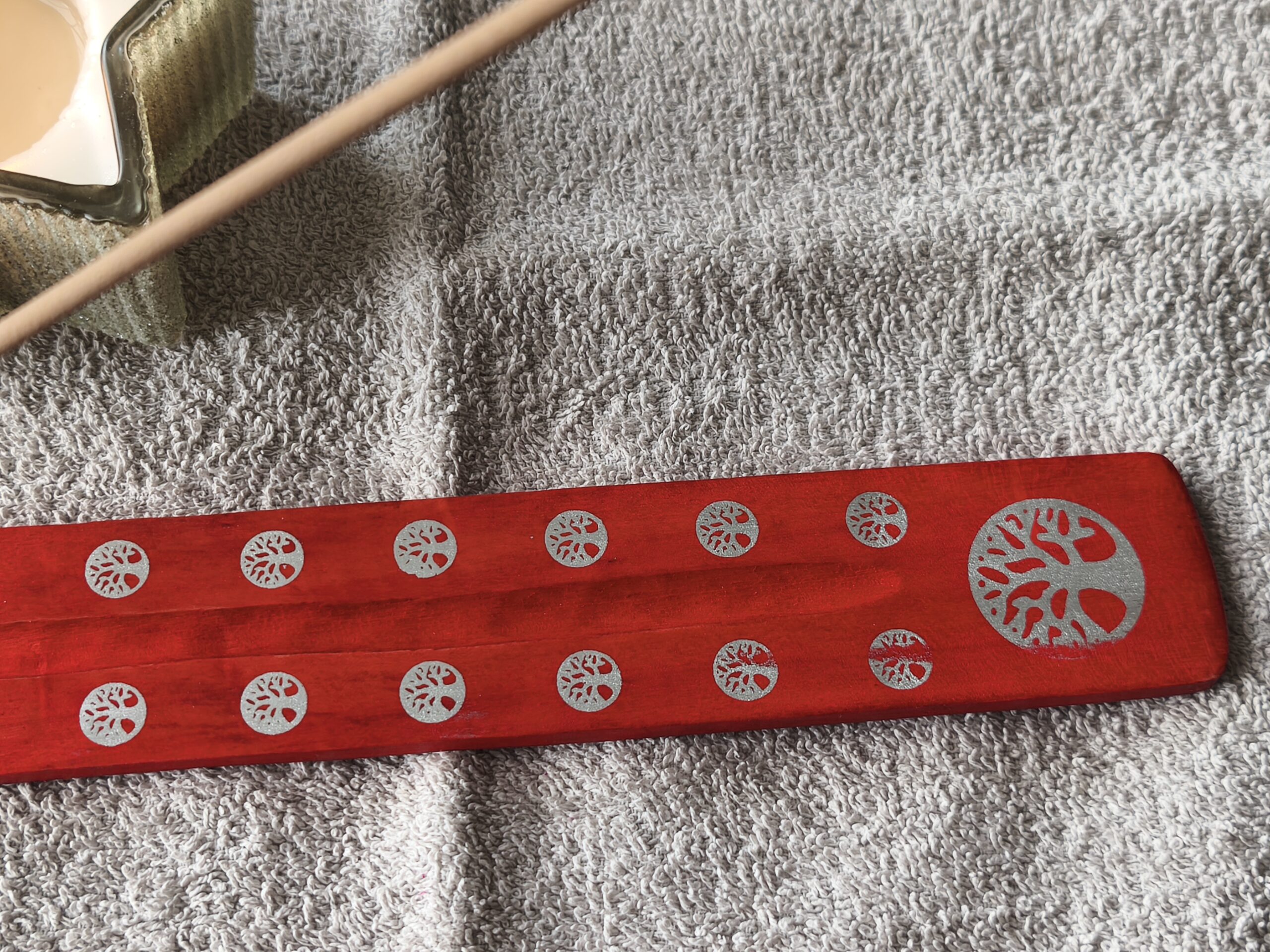 support à encens baton en bois rouge arbre de vie – Image 3