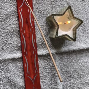 support à encens baton en bois rouge decor