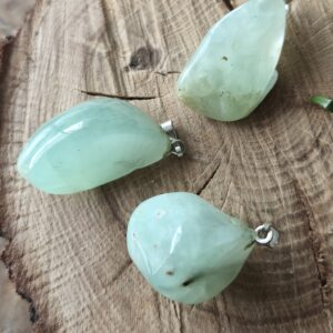 préhnite pendentif forme libre
