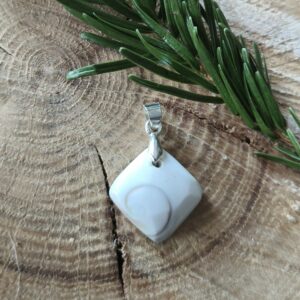 oeil de Ste Lucie petit pendentif losange