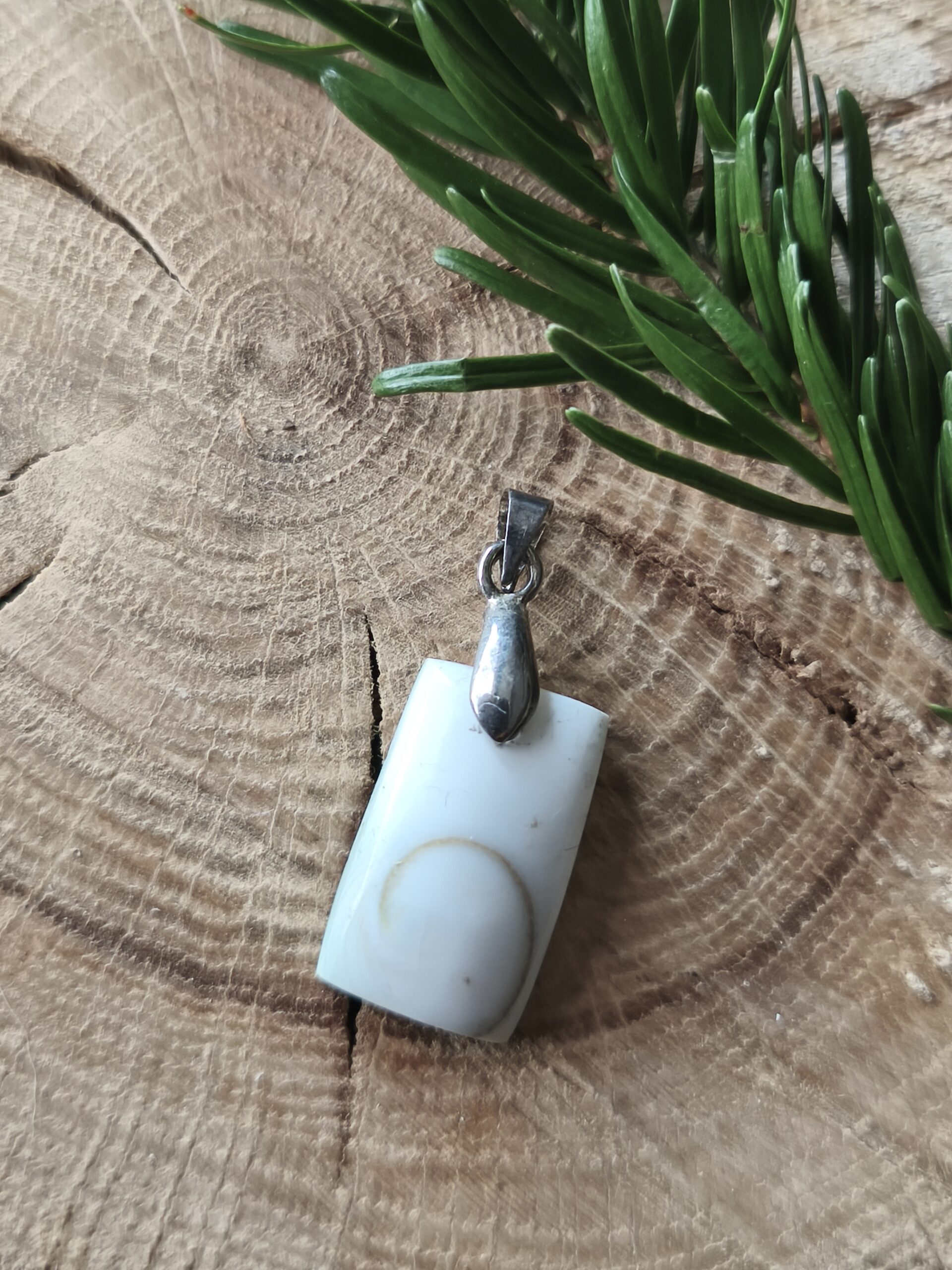 oeil de Ste Lucie petit pendentif rectangle