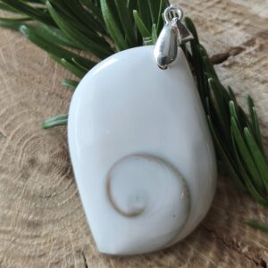 oeil de Ste Lucie pendentif forme libre