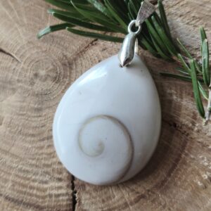 oeil de Ste Lucie pendentif grosse goutte