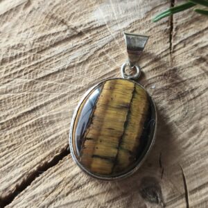 oeil de tigre pendentif ovale