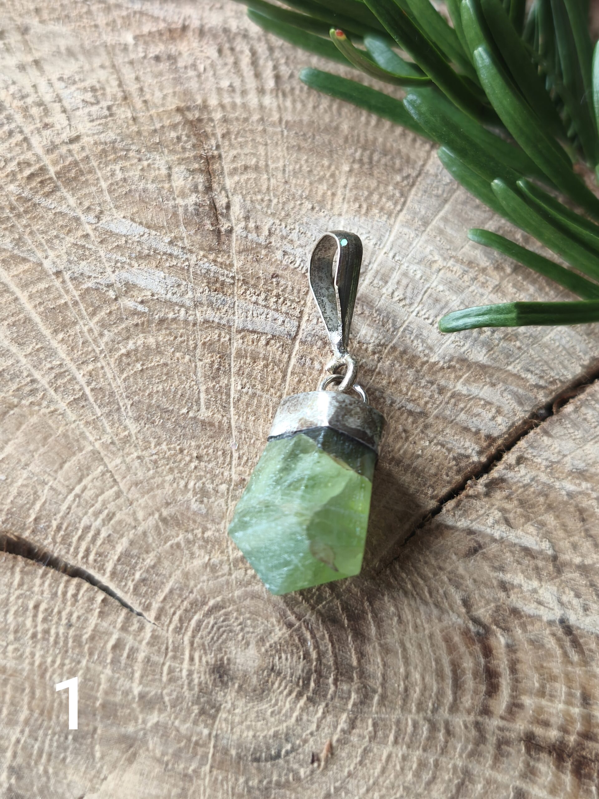 péridot pendentif pointe