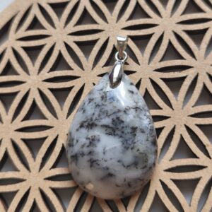 Merlinite pendentif goutte