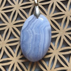 Calcédoine pendentif ovale