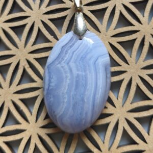 Calcédoine pendentif ovale