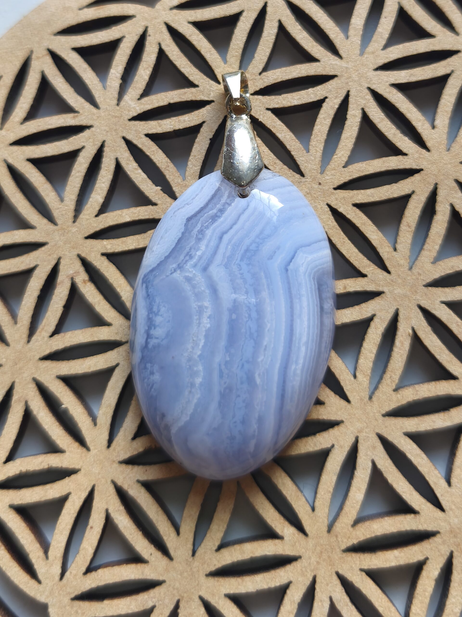 Calcédoine pendentif ovale