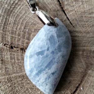 Calcite bleue pendentif