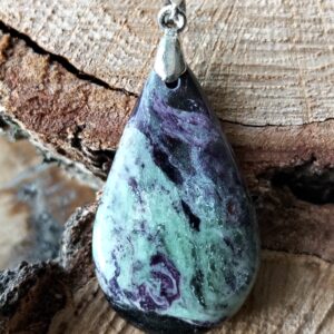 Kämmererite pendentif