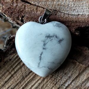Howlite pendentif coeur