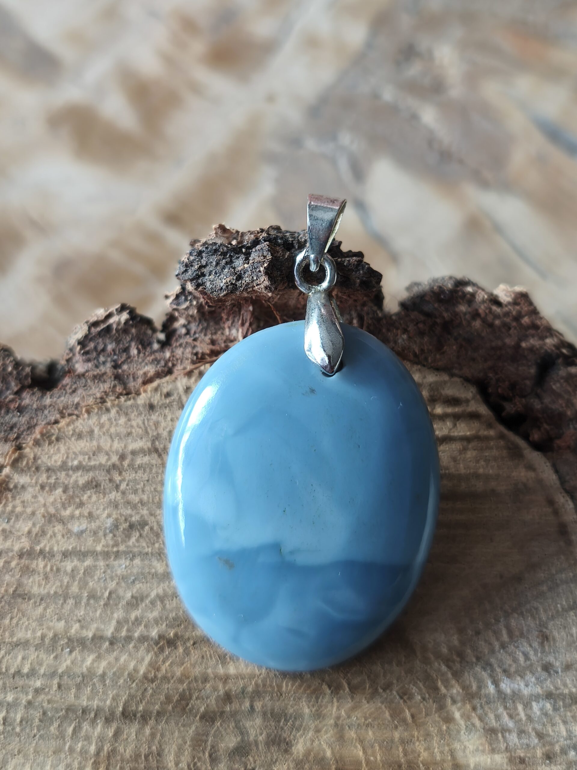 opale bleue pendentif ovale