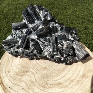 Tourmaline noire brute