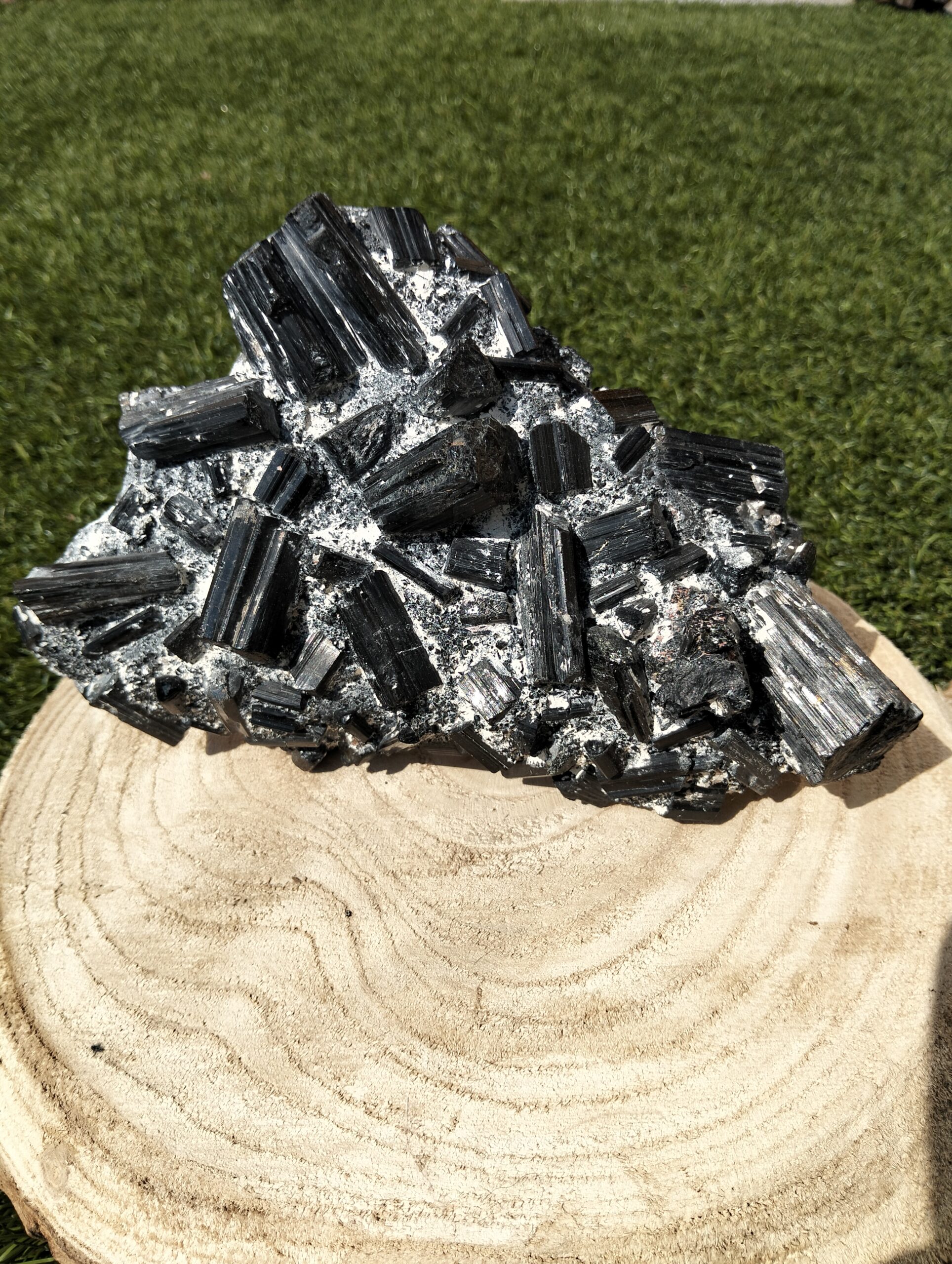 Tourmaline noire brute