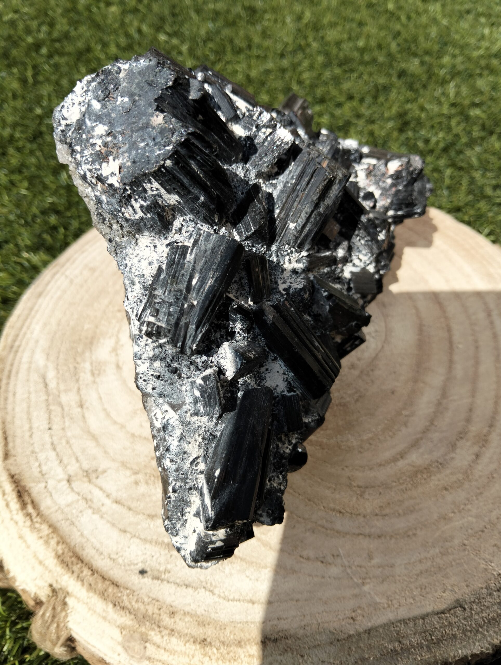Tourmaline noire brute – Image 3