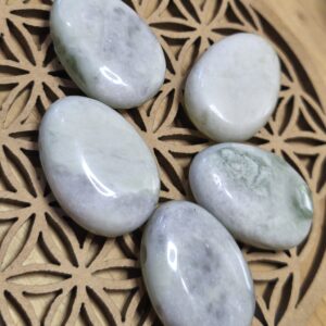 jade de Birmanie pierre percée