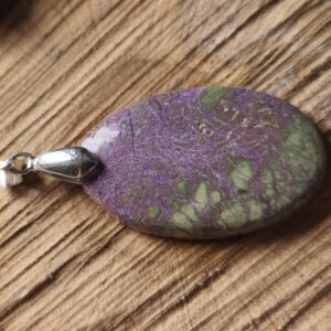 stichtite pendentif