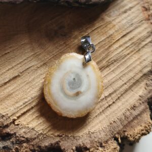 quartz solaire pendentif